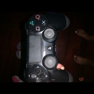 PS4 controller